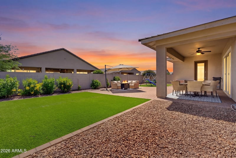 32649 Woodside Dr, San Tan Valley, AZ 85143