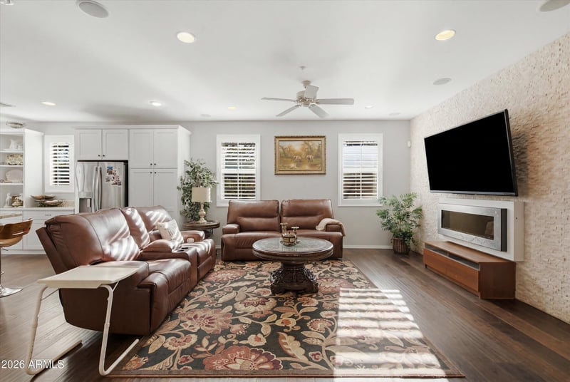 3265 Myrtabel Way, Gilbert, AZ 85298