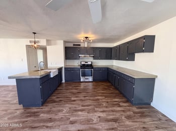3265 Mauna Loa Ln, Phoenix, AZ 85053