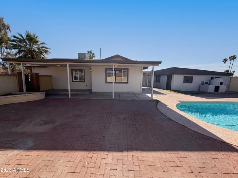 3265 Mauna Loa Ln, Phoenix, AZ 85053