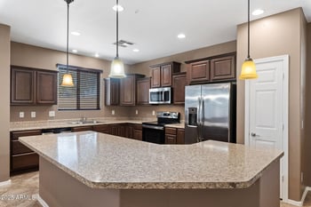3266 Sports Dr, Gilbert, AZ 85298
