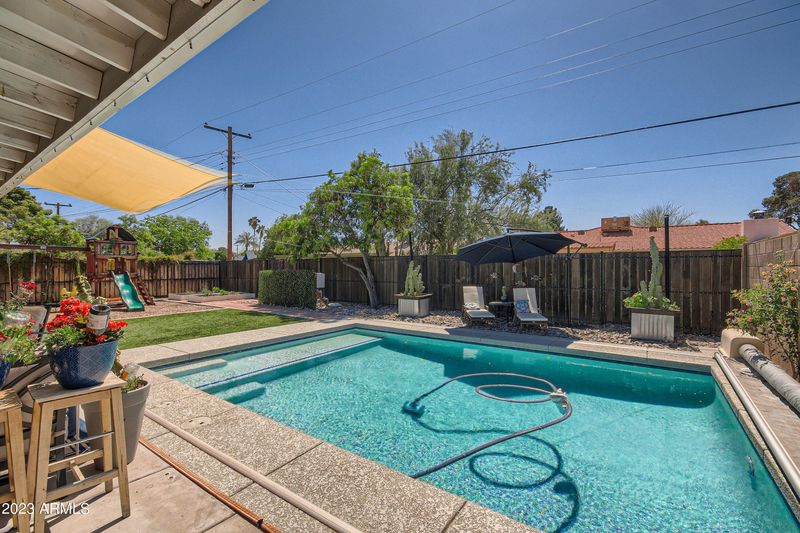 327 E Balboa Dr, Tempe, AZ 85282