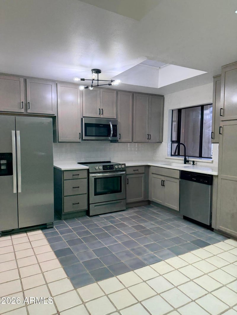 327 E Huntington Dr, Tempe, AZ 85282