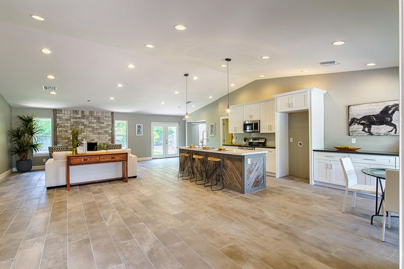 327 E Paradise Ln, Phoenix, AZ 85022