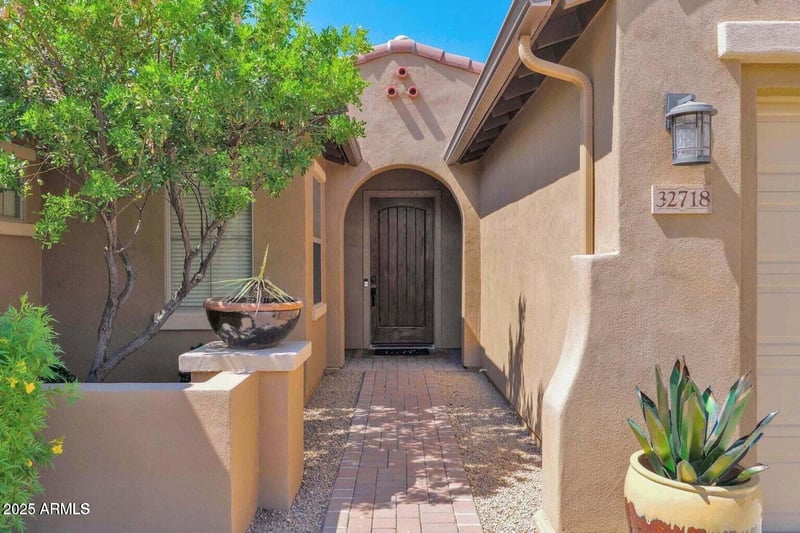 32718 18th Ln, Phoenix, AZ 85085