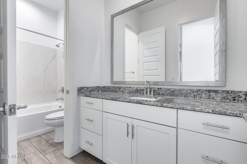 32736 22nd Dr, Phoenix, AZ 85085
