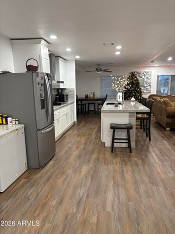 328 98th St, Mesa, AZ 85208