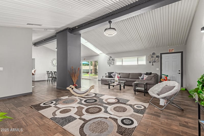 328 Bethany Home Rd, Phoenix, AZ 85012