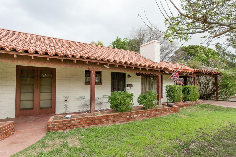 328 E Rose Ln, Phoenix, AZ 85012