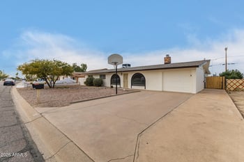 328 Monte Way, Phoenix, AZ 85042