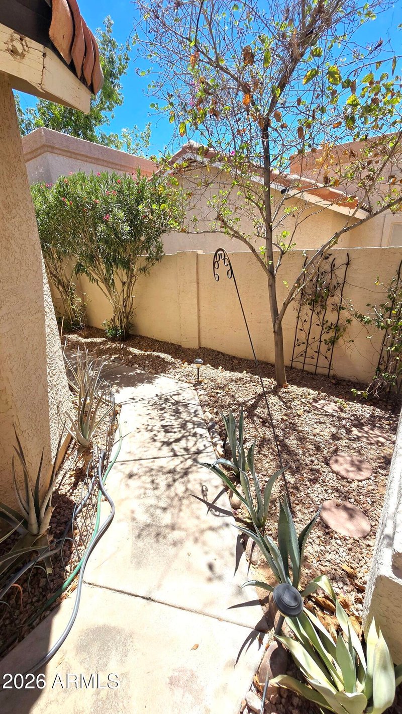 328 Lodge Dr, Tempe, AZ 85283