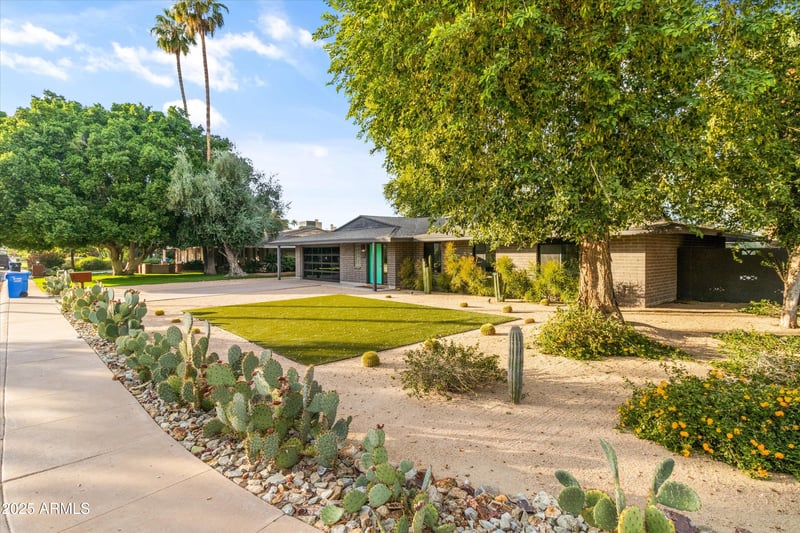 328 Wagon Wheel Dr, Phoenix, AZ 85020