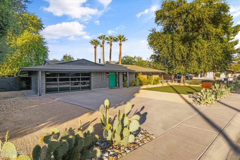 328 Wagon Wheel Dr, Phoenix, AZ 85020