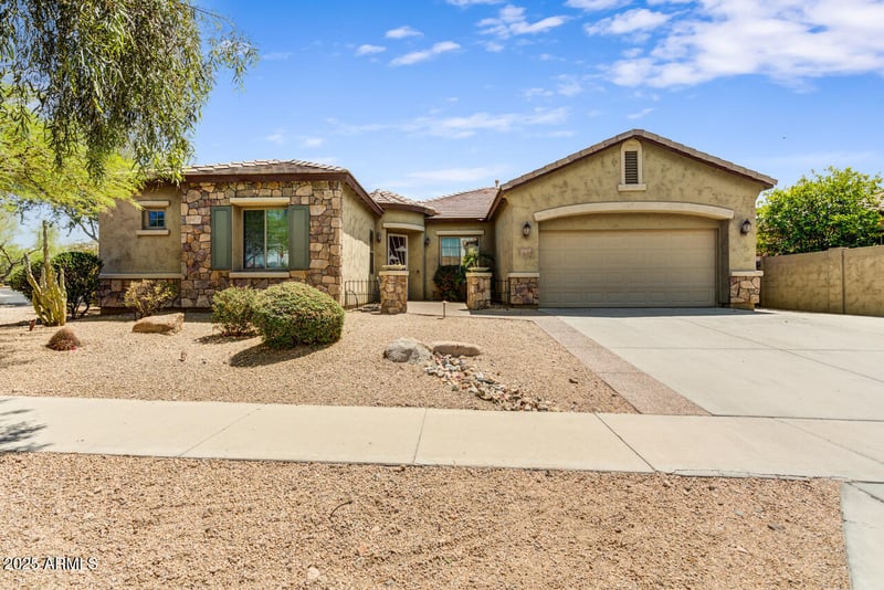 32819 23rd Ave, Phoenix, AZ 85085