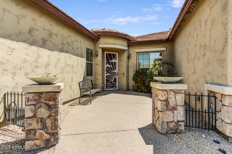 32819 23rd Ave, Phoenix, AZ 85085