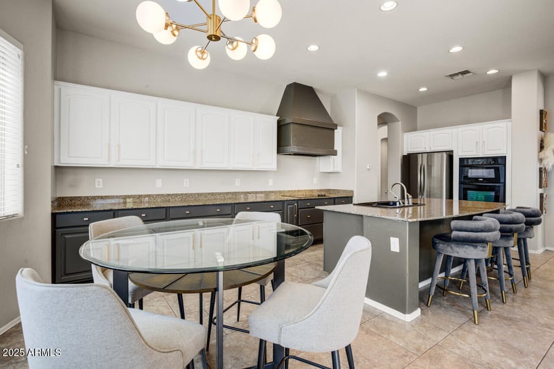 32819 23rd Ave, Phoenix, AZ 85085