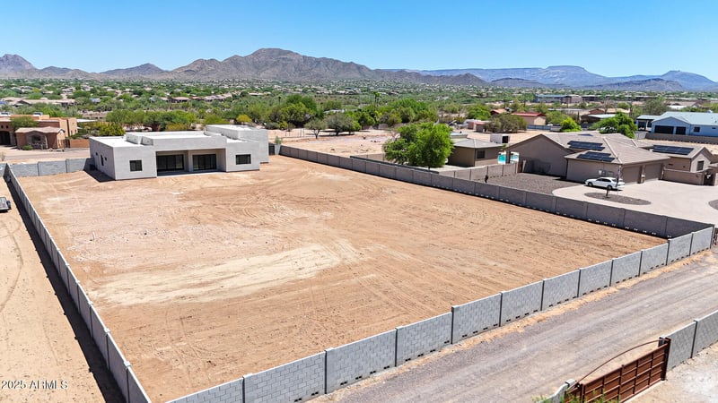 3283 Mesquite St, Phoenix, AZ 85086