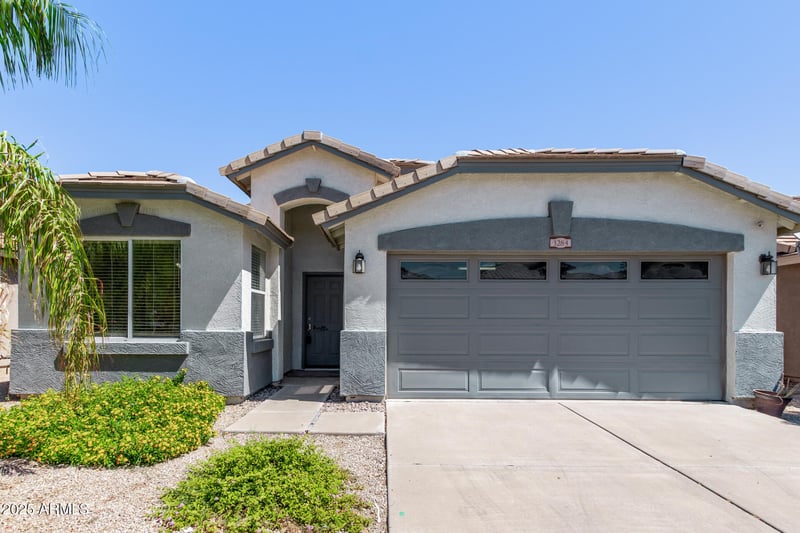 3284 Five Mile Peak Dr, San Tan Valley, AZ 85144