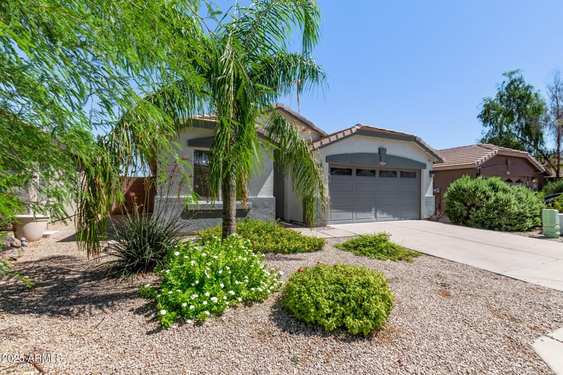 3284 Five Mile Peak Dr, San Tan Valley, AZ 85144
