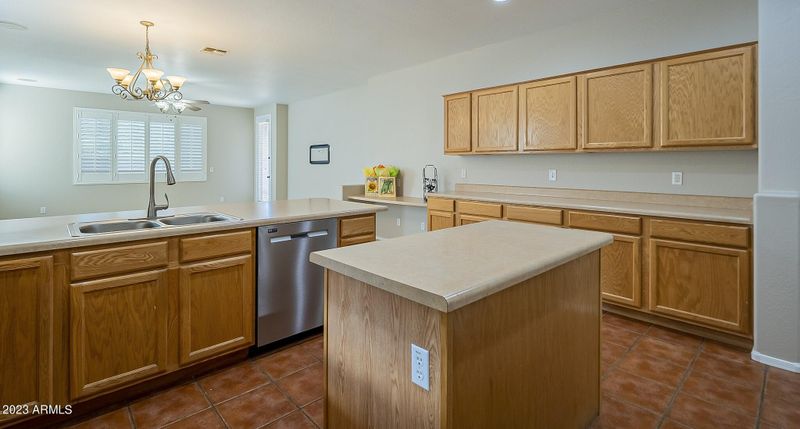 3287 E Powell Ct, Gilbert, AZ 85298