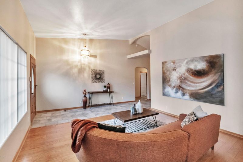 329 E Huber St, Mesa, AZ 85201