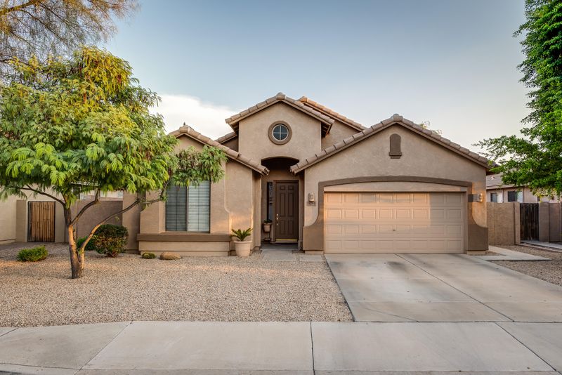 3291 E Canyon Creek Dr, Gilbert, AZ 85295