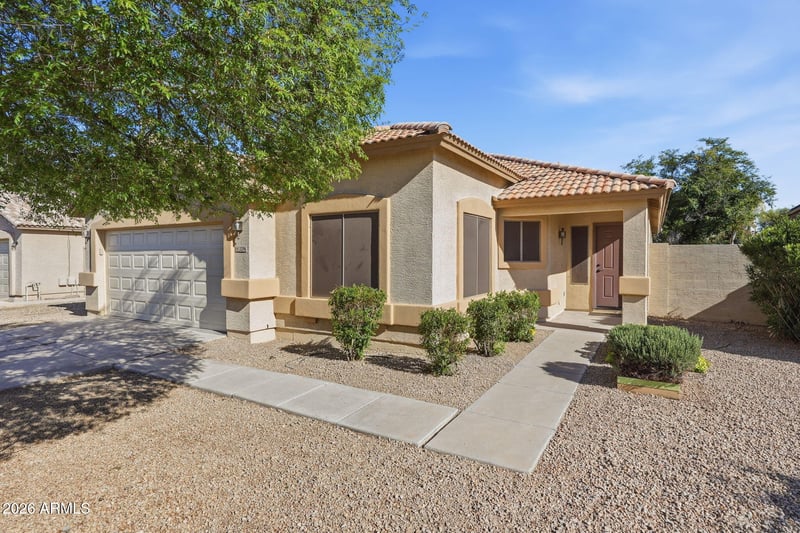 3296 Warbler Rd, Gilbert, AZ 85297