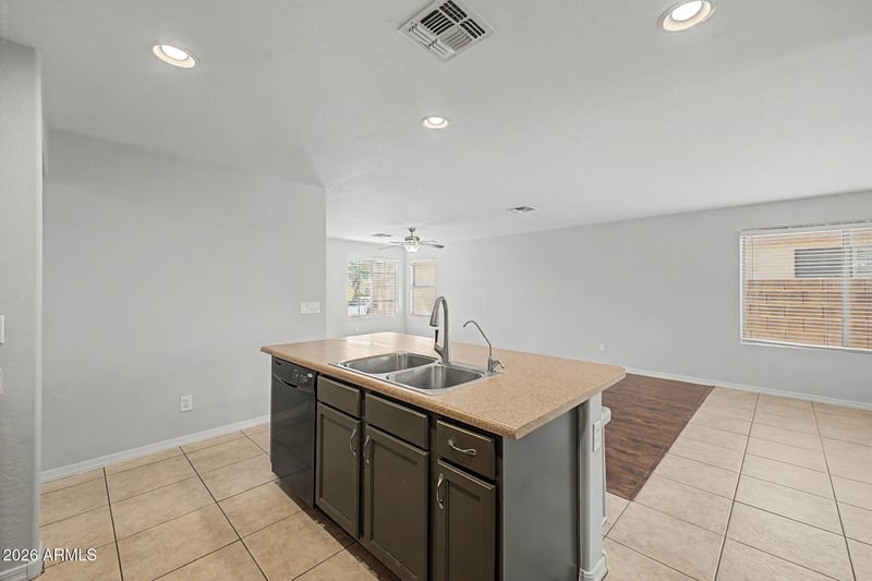 32974 N Sandstone Dr, San Tan Valley, AZ 85143