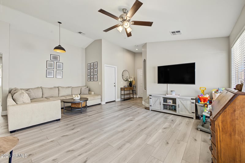 3299 W Yellow Peak Dr, San Tan Valley, AZ 85144