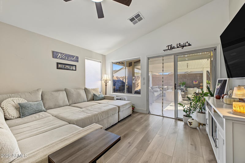 3299 W Yellow Peak Dr, San Tan Valley, AZ 85144