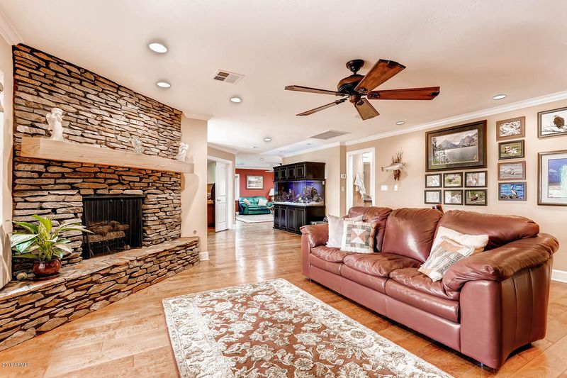 33 E Seminole Dr, Phoenix, AZ 85022