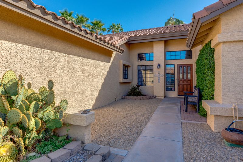 33 S Riata Dr, Gilbert, AZ 85296