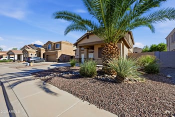 33 W Red Mesa Trl, San Tan Valley, AZ 85143