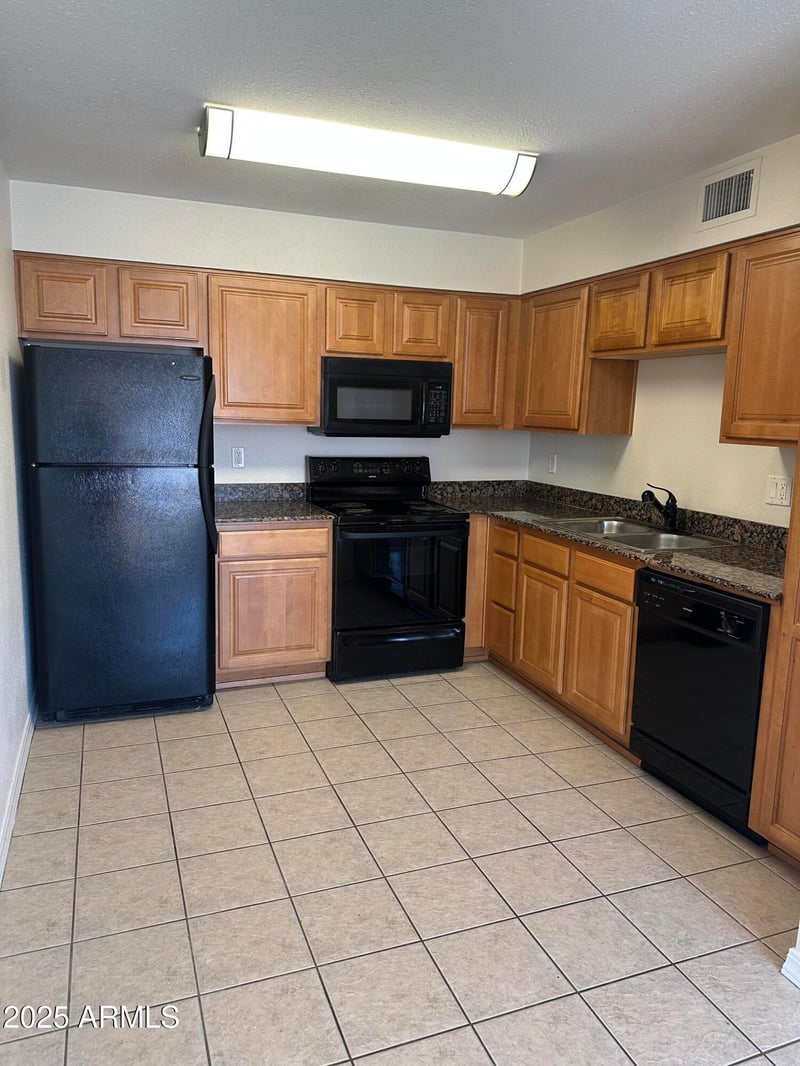 330 Beck Ave #211, Tempe, AZ 85281