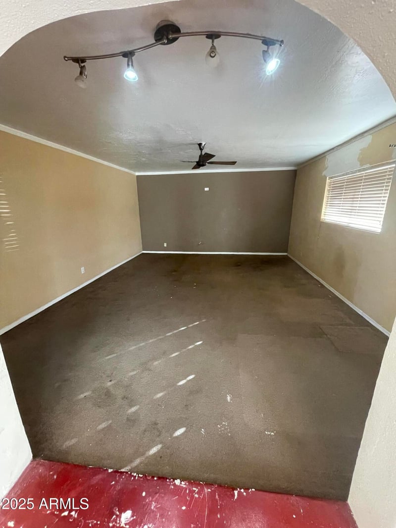 330 Desert Dr, Phoenix, AZ 85042