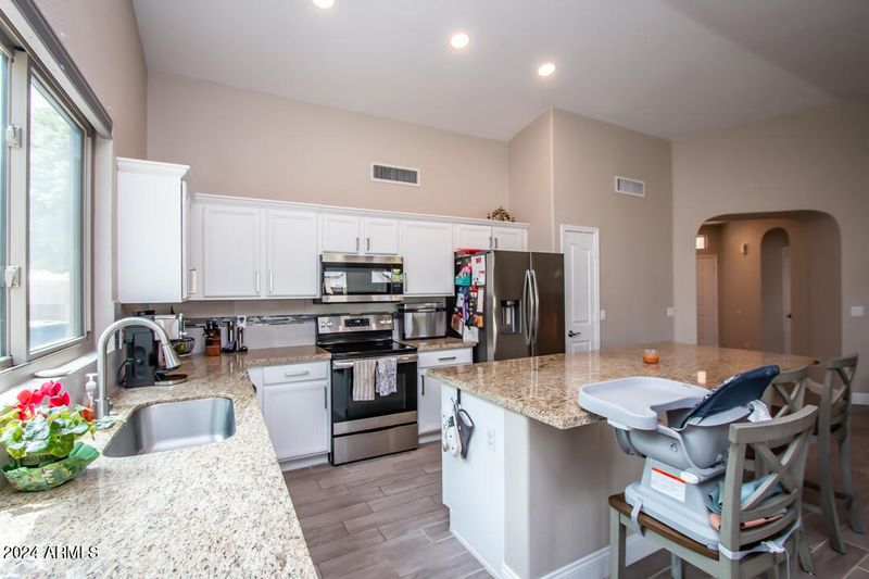 330 E Constitution Dr, Gilbert, AZ 85296