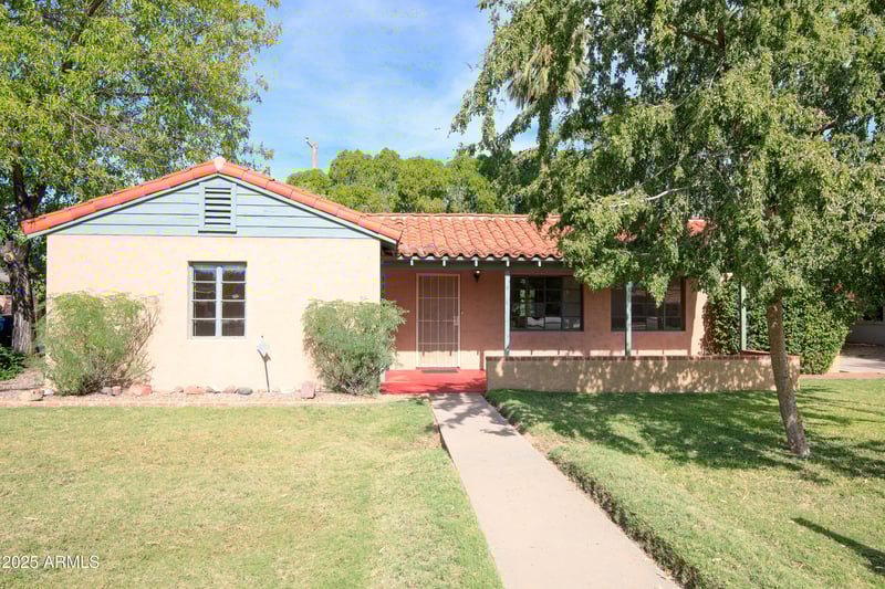 330 Medlock Dr, Phoenix, AZ 85012