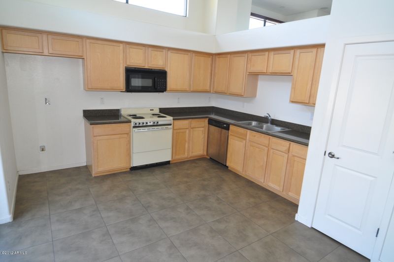 330 S Farmer Ave #111, Tempe, AZ 85281