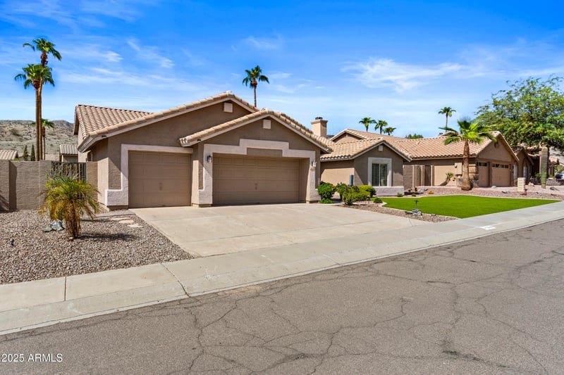 330 South Fork Dr, Phoenix, AZ 85048