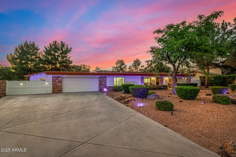 330 Tam Oshanter Dr, Phoenix, AZ 85023