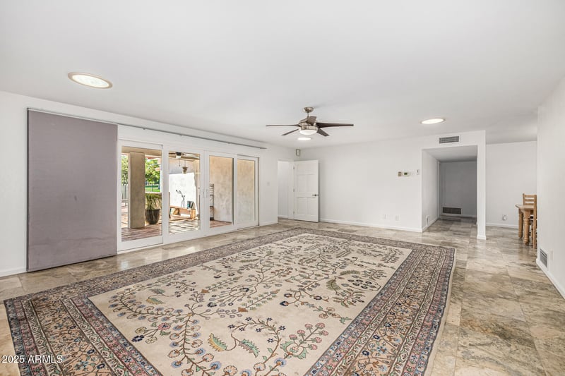 330 Tam Oshanter Dr, Phoenix, AZ 85023
