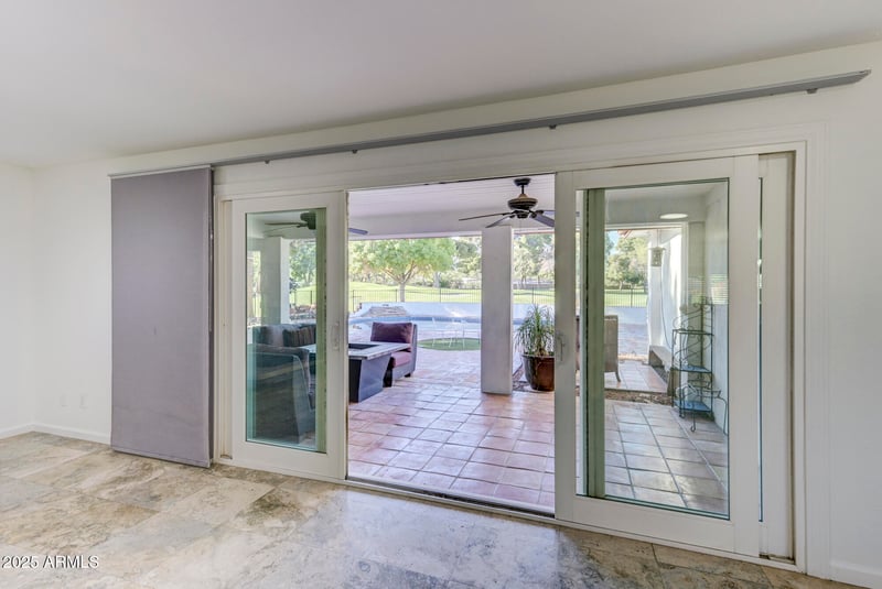 330 Tam Oshanter Dr, Phoenix, AZ 85023