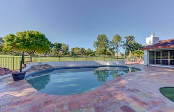 330 Tam Oshanter Dr, Phoenix, AZ 85023
