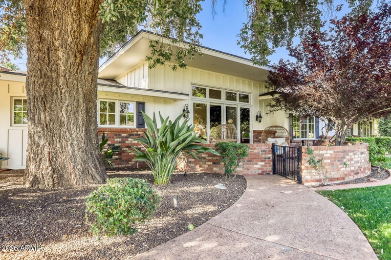 330 W Lawrence Rd, Phoenix, AZ 85013