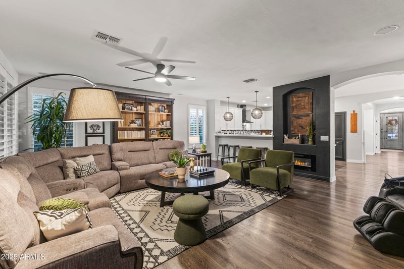 3300 Anika Dr, Gilbert, AZ 85298