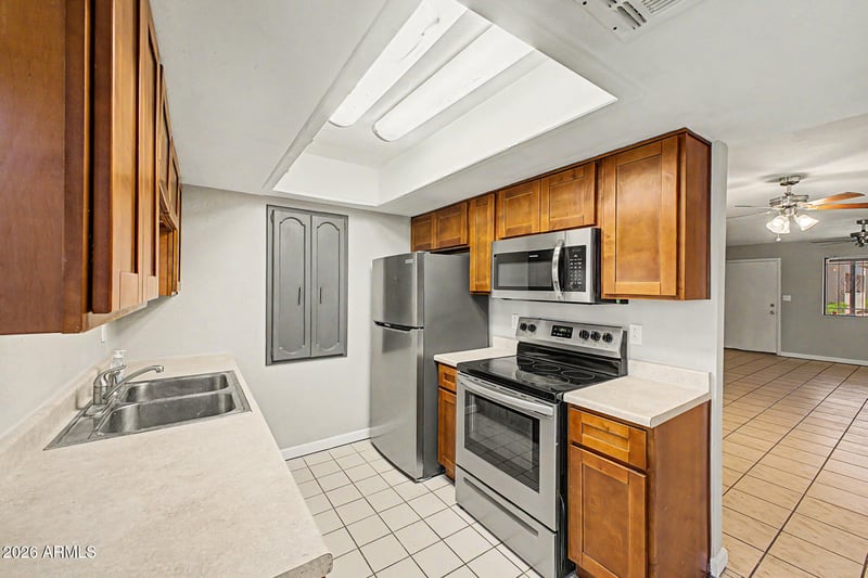 3301 Earll Dr #120, Phoenix, AZ 85018