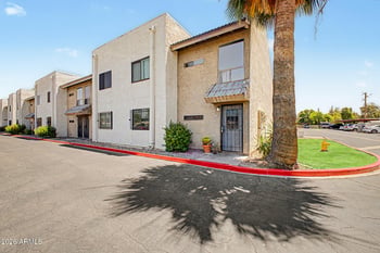 3301 E Earll Dr #120, Phoenix, AZ 85018