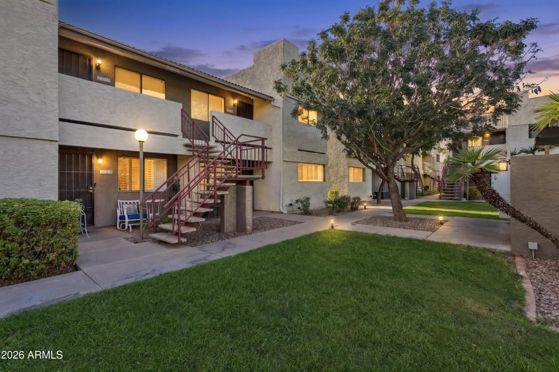 3301 E Earll Dr #223, Phoenix, AZ 85018