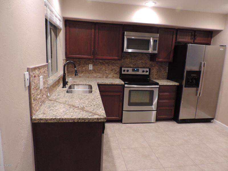 3301 E Hartford Ave, Phoenix, AZ 85032