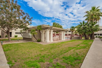 3301 Earll Dr #120, Phoenix, AZ 85018